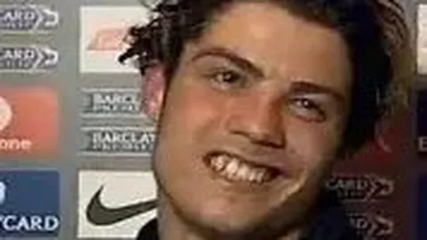 激情对决半场速递：切尔西0-2遭利兹联逆袭，比约尔闪电开火，田中碧献惊天世界波！